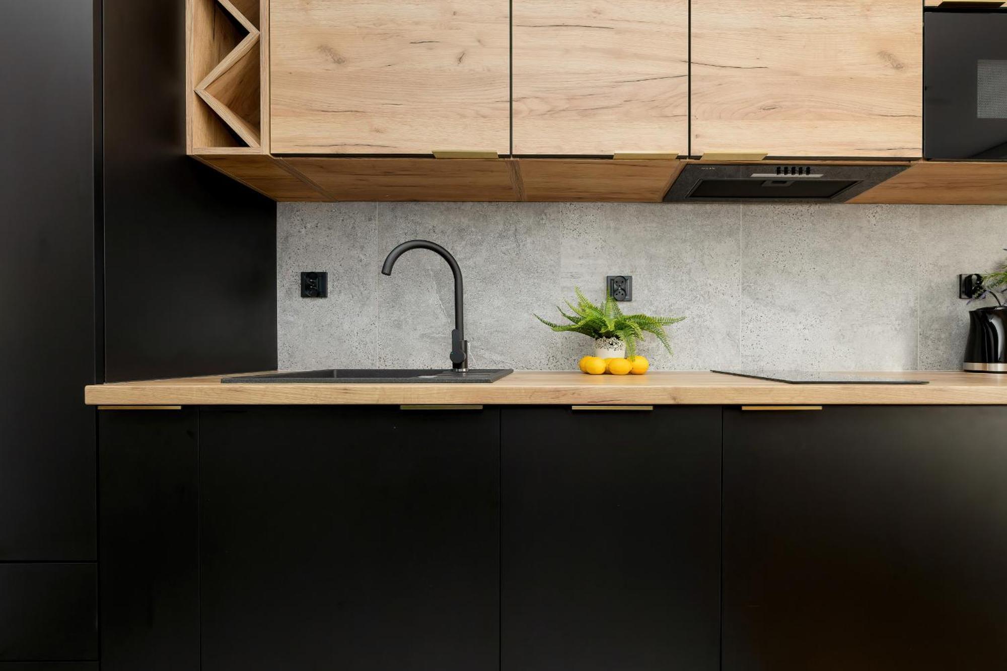 Modern Black & Wooden Apartment Warsaw Near The Airport By Noclegi Renters Varsóvia Exterior foto