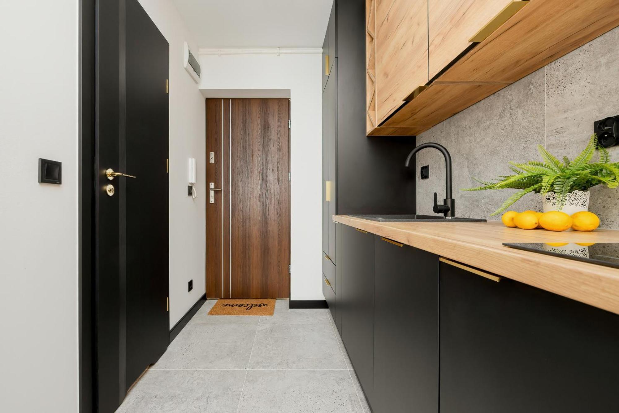 Modern Black & Wooden Apartment Warsaw Near The Airport By Noclegi Renters Varsóvia Exterior foto